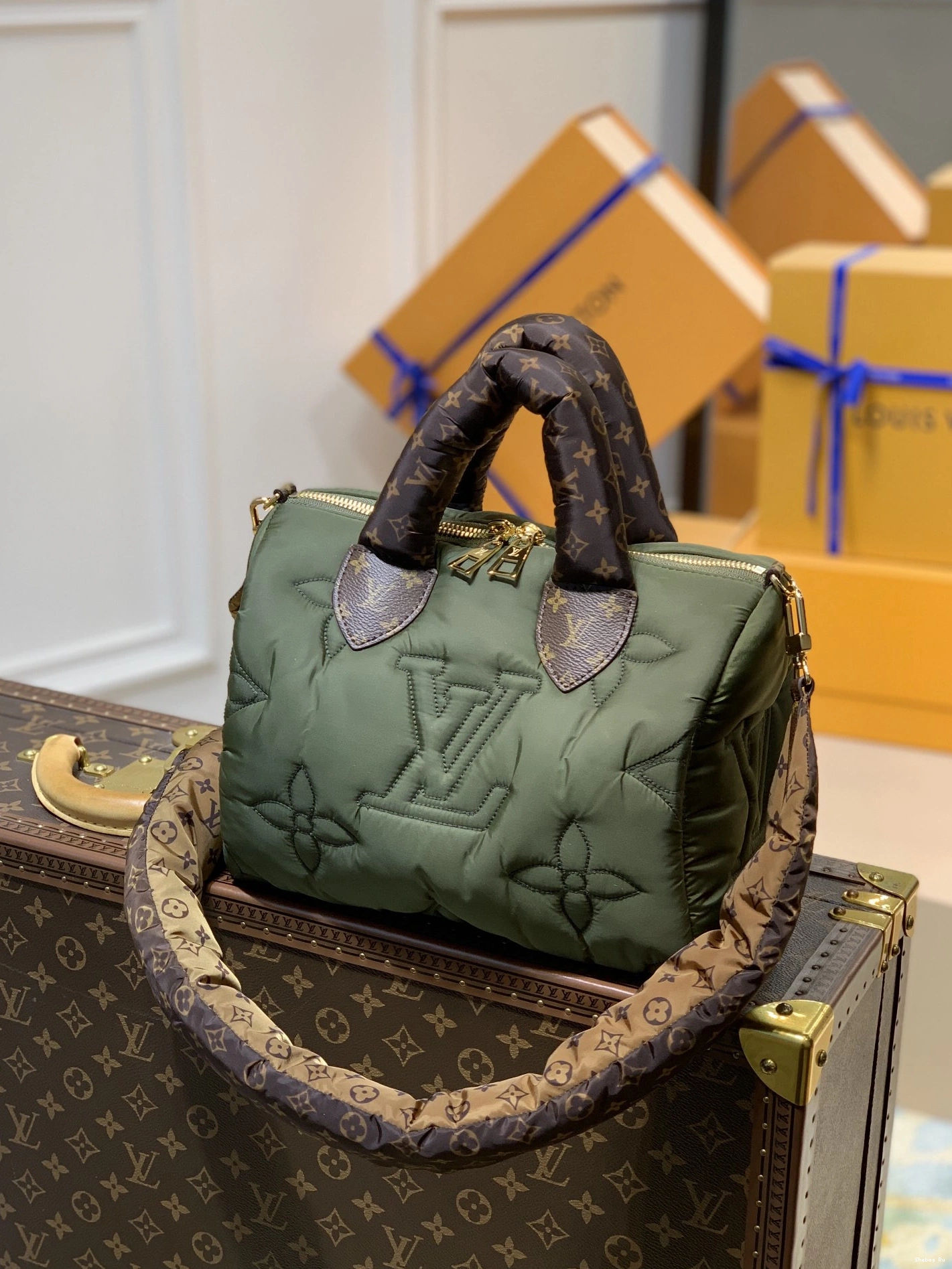 25 LOUIS VUITTON SPEEDY BANDOULIÈRE 0814